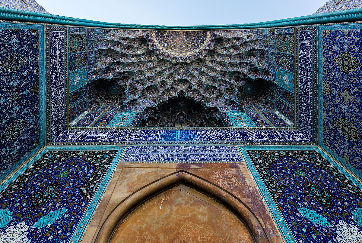 وقتی پرشین بلو به ترکیش بلو بدل می‌شود؛ دعوای جهانی بر سر رنگ ایرانی