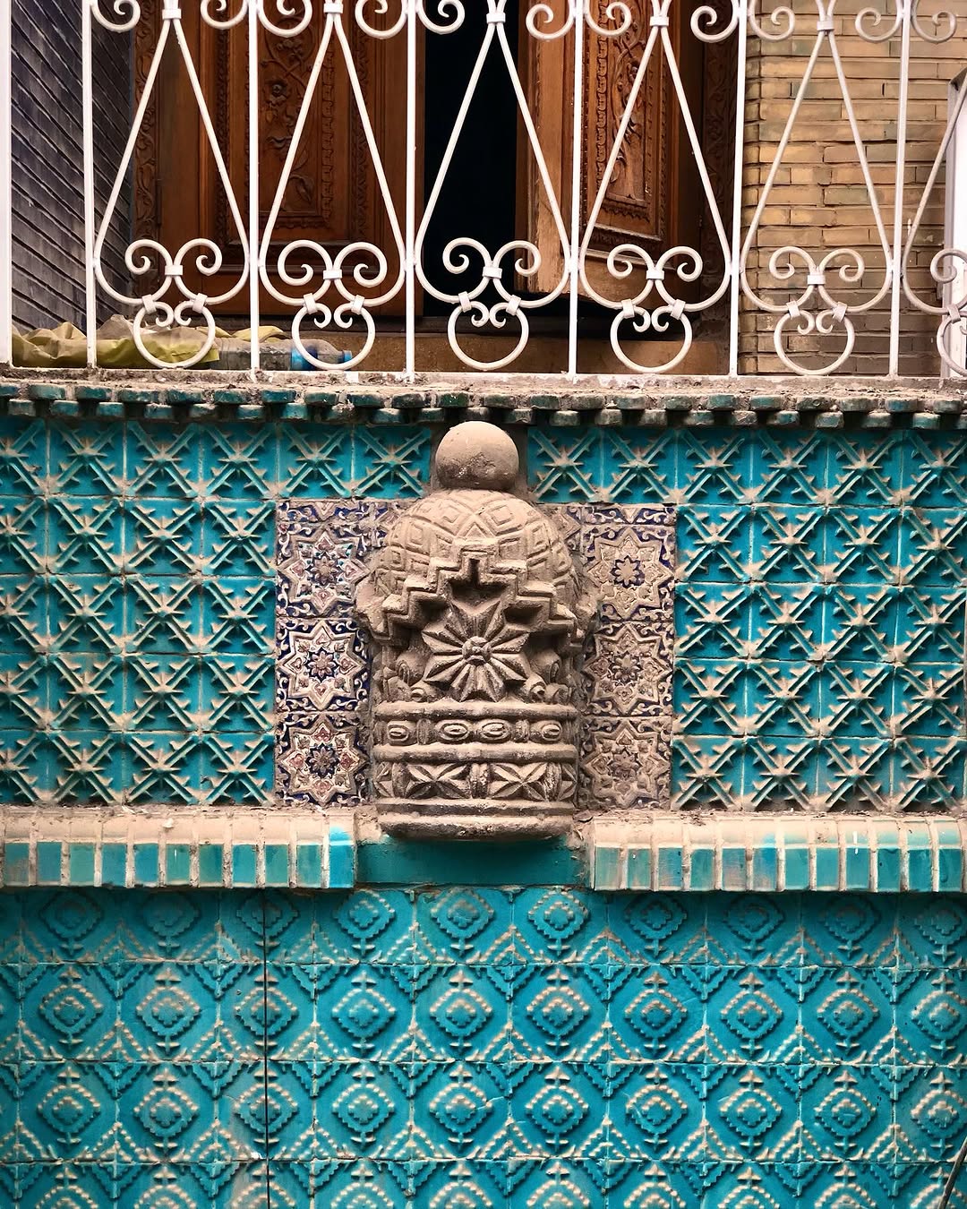 این در و دیوارها در دل بازار تهران زبان دارند و حرف می‌زنند