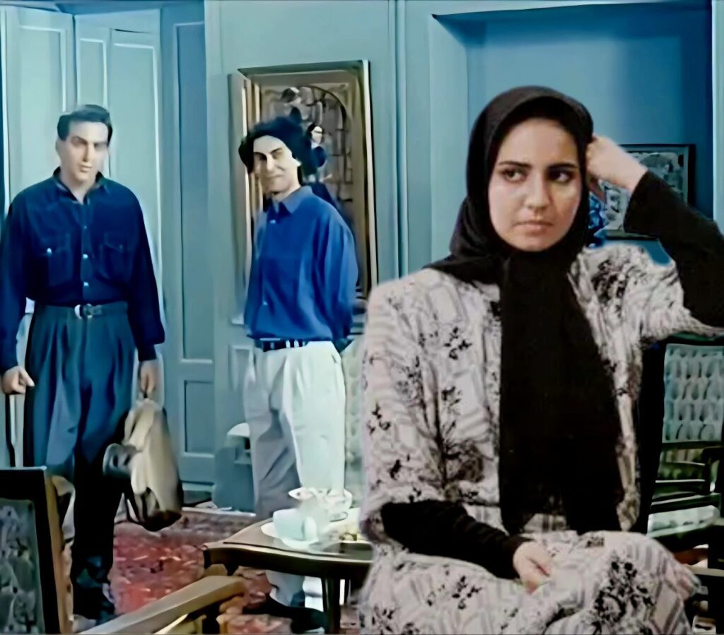 مبلمان ساده و پرده‌های آبی؛ ۳۰ سال پیش چشم مردم به این خانه بود