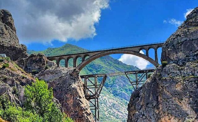 وقتی پل ورسک از دل تاریخ به زمین فوتبال می‌آید!