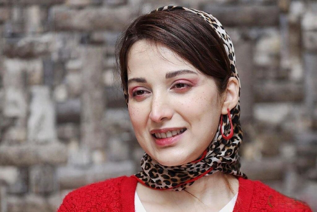 لوستر بوهو، فرش و آینه خانه روشنک گرامی