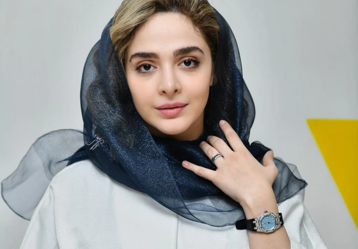 ژست‌های یاسمن سریال گرگ و میش زیر رقص نور و معماری اصیل