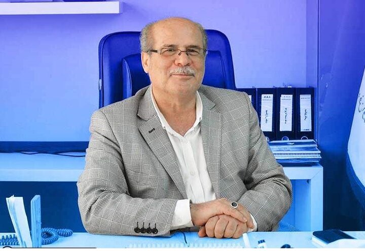 میز سخنرانی آقای مسئول در نمایشگاه الکامپ آبروریزی جدید به بار آورد!