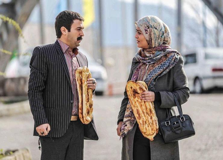 ژست‌های دختر محمودنقاش در یک کافه آجری، کاربران را به جان هم انداخت!