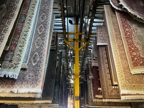 فرش‌هایتان مثل روز اول نو می‌شود؛ شستشوی فرش با جدیدترین دستگاه‌های قالیشویی ادیب