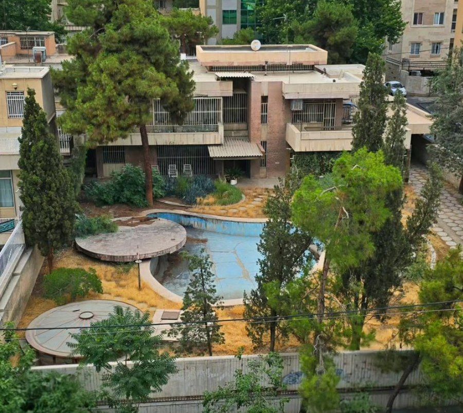 از اون خونه‌هایی که جون مادرتون بذارید برم توش زندگی کنم