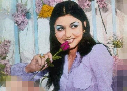 خانواده شاهرخ استخری بعد ۵۰ سال از ایده گوگوش کپی‌برداری کردند