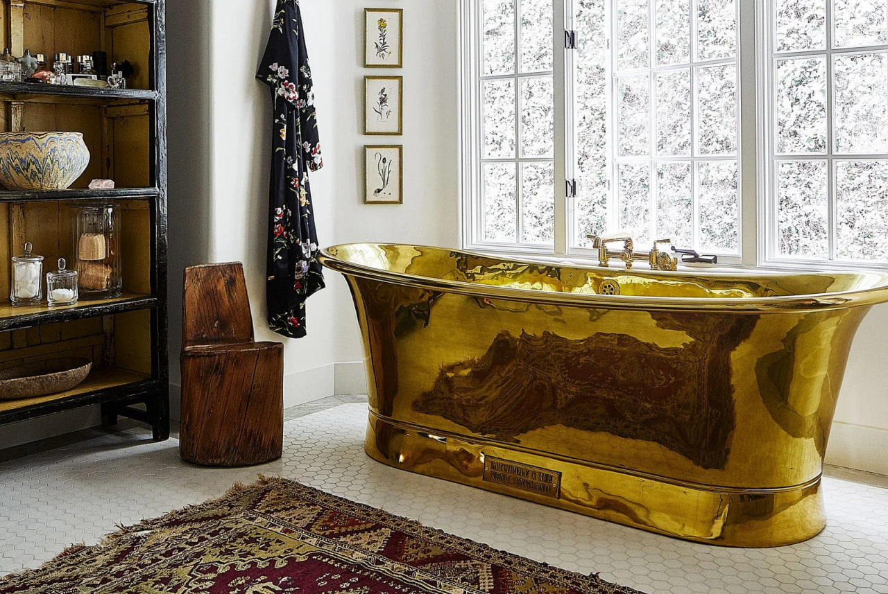 وان حمام پنج چهره مشهور که ثابت می‌کند حمام ما، قوطی کنسرو است!