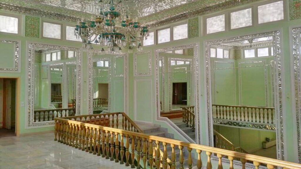 عمارت تاریخی تهران را برای پرداخت حقوق کارمندان حراج کردند