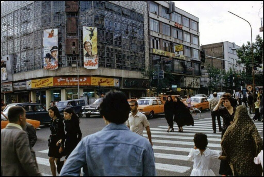 پاریس؟ نه! این تصویر متعلق به هفتاد سال قبل تهران است