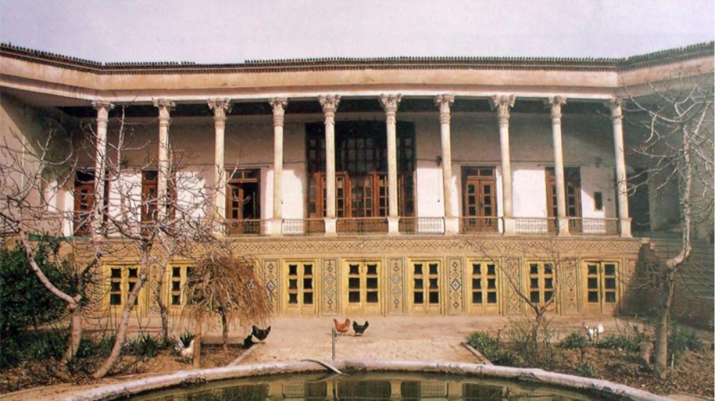 خانه قاجاری به شدت زیبا در اصفهان؛ قربان آن رنگی رنگی‌هایت