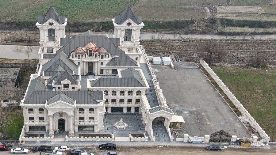 گران‌ترین ساختمان ایران در آمل که هیچ ربطی به ایران ندارد