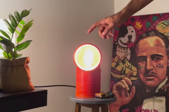 ساخت یک چراغ خوشگل خانگی، فقط با دو تکه لوله پلیکا