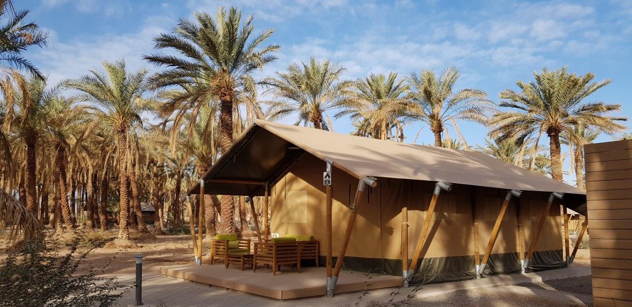 چادرنشینی در هتل ۴۰۰ میلیاردی کرمان، خاورمیانه را متعجب کرد