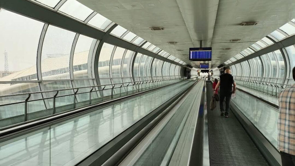 این مکان آبروی ما در جهان است، چرا تا این حد زشت و بد؟