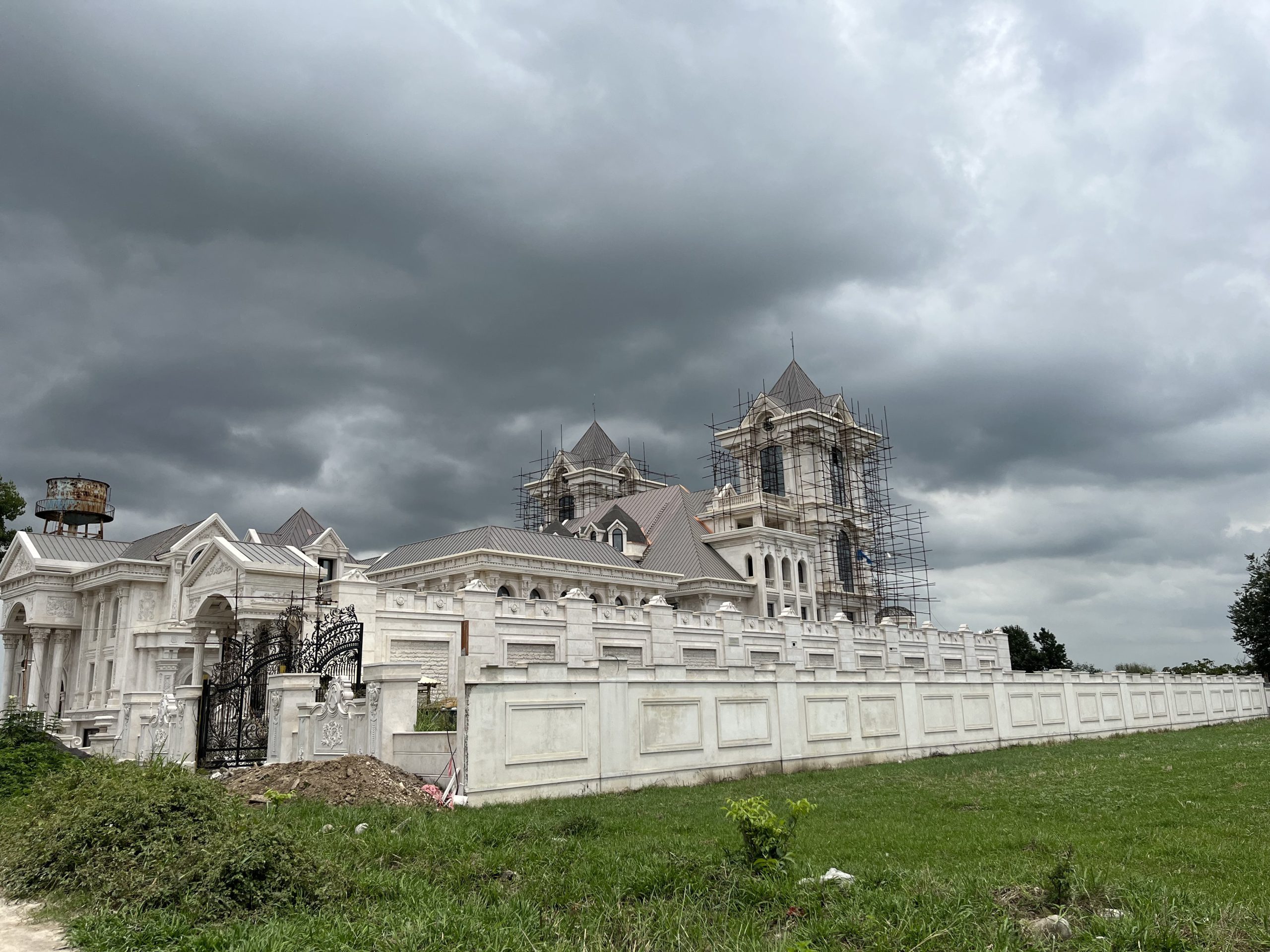 گران‌ترین ساختمان ایران در آمل که هیچ ربطی به ایران ندارد