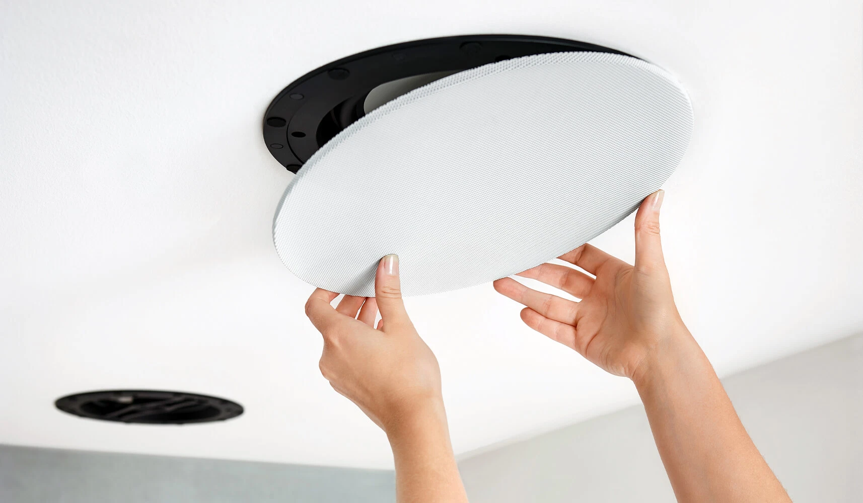 تجهیز سقف خانه به اسپیکر؛ وقتی آجرها هم به رقص درمی‌آیند