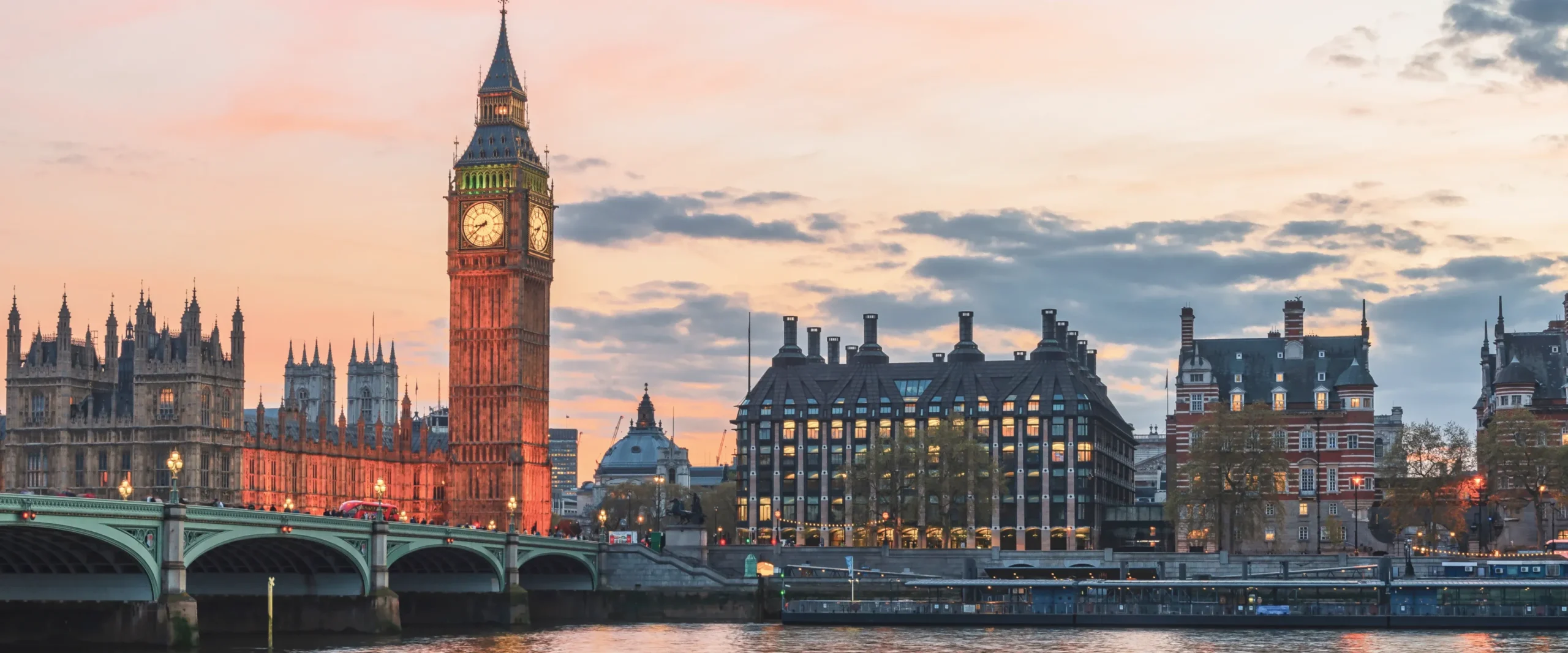 ویلای ۳۳ میلیون پوندی ایرانی در لندن؛ حاج آقا تا ابد آینده دارد