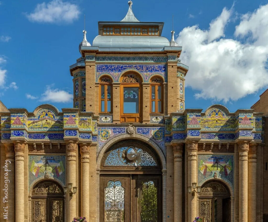 این ساختمان از دفتر خاطرات خواهر بزرگه هم قشنگ‌تر است