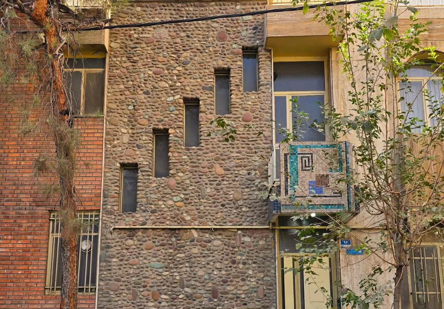 نمای جالب خانه‌ای در نارمک تهران که محله را خوشگل کرده