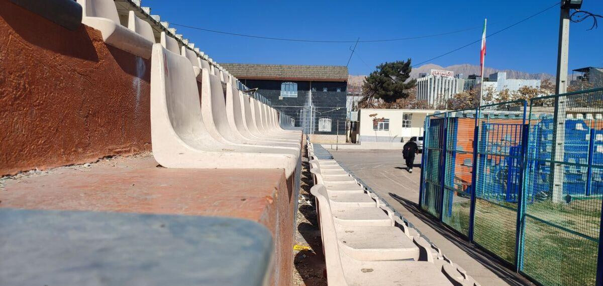 برای اولین بار در جهان صندلی‌های ورزشگاه یاسوج جای پا ندارند!