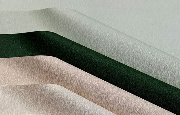 خداحافظی با دیوارهای بی‌روح: با ۷ ترند جذاب کاغذ دیواری در ۱۴۰۴ آشنا شوید