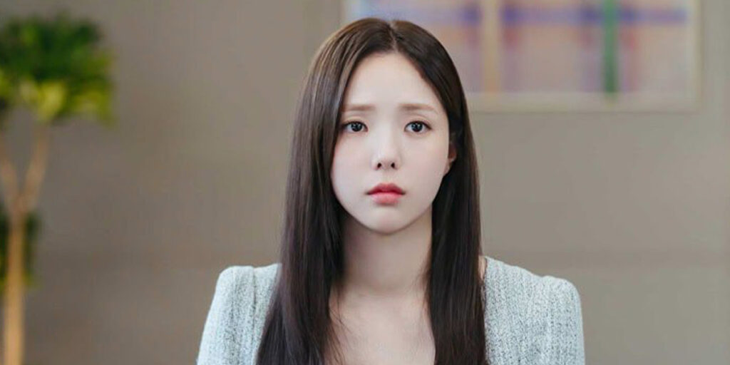 ستاره مشهور کره در یک کافه جذاب با تم کریسمس