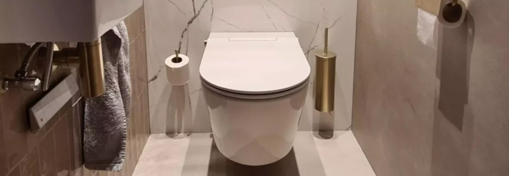 کامیونی‌ترین دیزاین یک سرویس بهداشتی؛ لاستیک به جای روشویی!