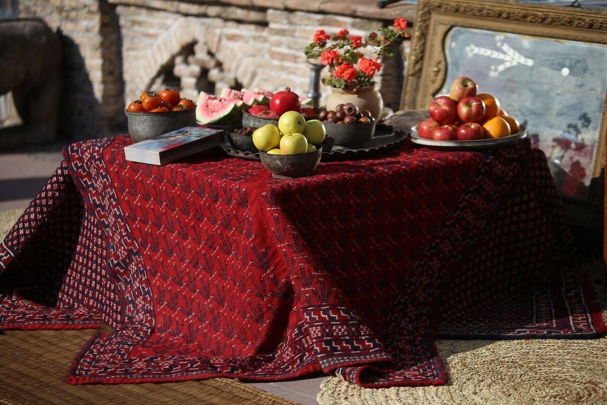 با یک ایده‌ ساده و کم‌هزینه سفره شب یلدا را جذاب‌تر کنید