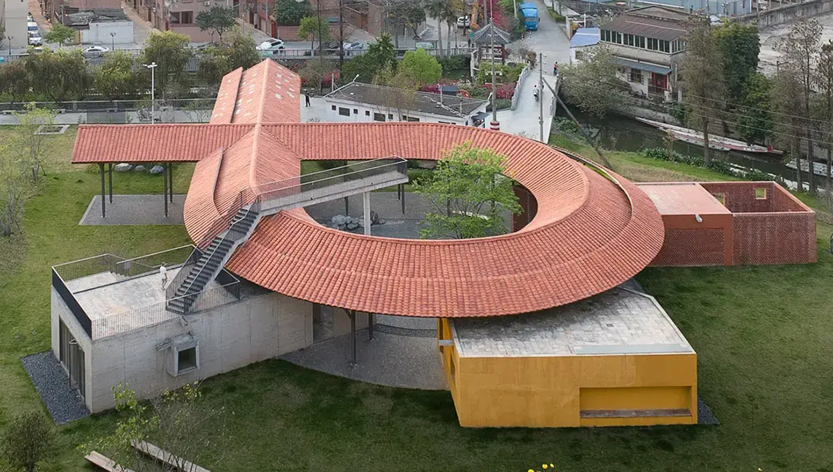 اژدها دوباره حرکت می‌کند؛ ۵۹۳ سال تاریخ در فرم‌های سیال