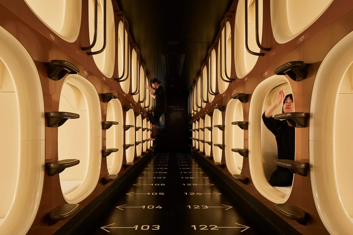 اتاق‌هایی کوچک‌تر از یک تشک؛ سبک جدید اقامت که گردشگران را دیوانه کرده!