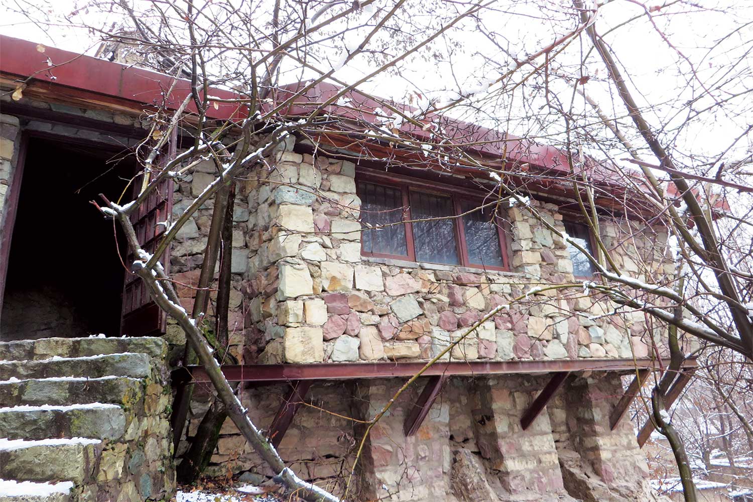 این خانه افسانه‌ای ساخته نشده، بلکه از کوه زاییده شده!