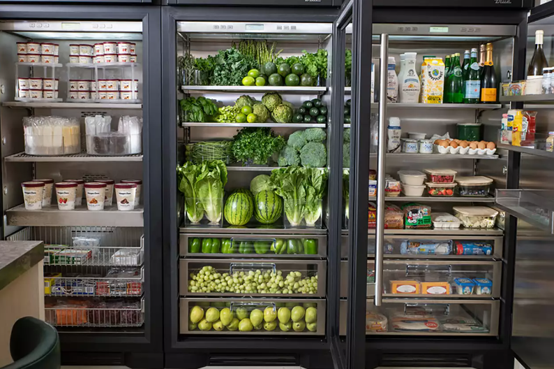 ویترین یا یخچال؟ یخچال خانم بازیگر هر نگاهی را خیره می‌کند