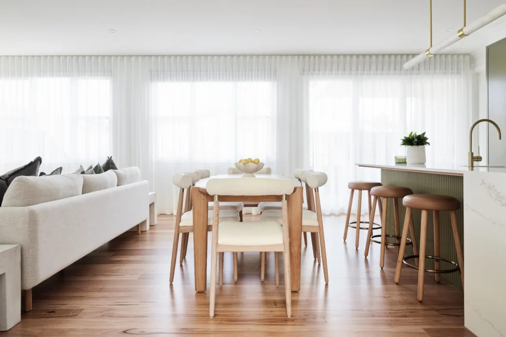 تمام چیزهایی که قبل خرید مبل و میز ناهارخوری باید بدانید