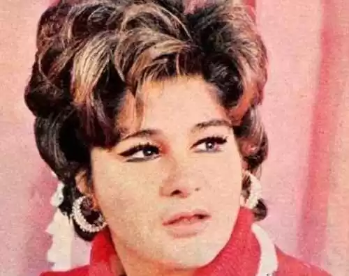 این ساختمان متروکه کاباره‌ای بود که سوسن هر شب در آن می‌خواند