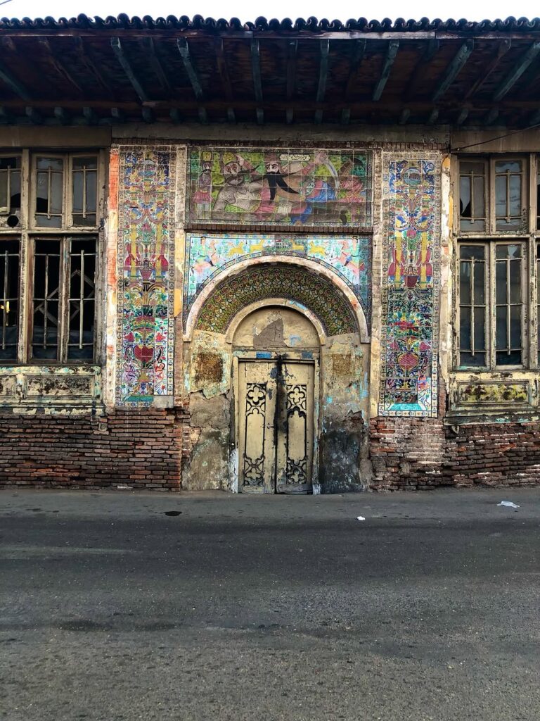 خانه‌ای که باران روی نقاشی‌هایش اشک می‌ریزد؛ یاد آن گیلانی فراموش‌نشدنی