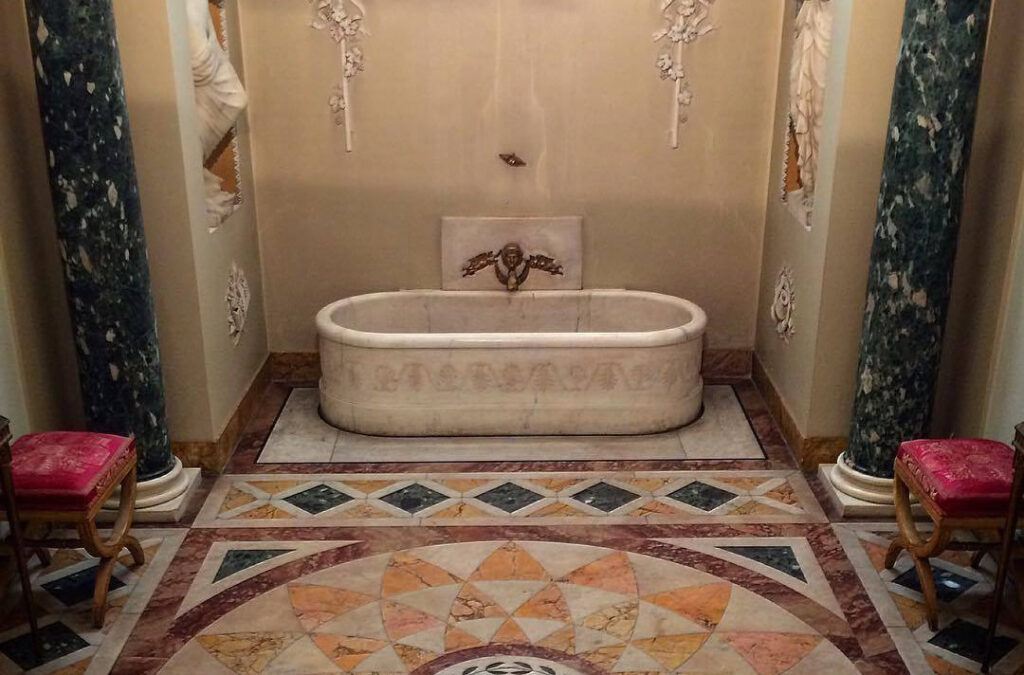 این وان فرورفته، رازهای یک امپراتوری را در قلب خود نگه داشته!