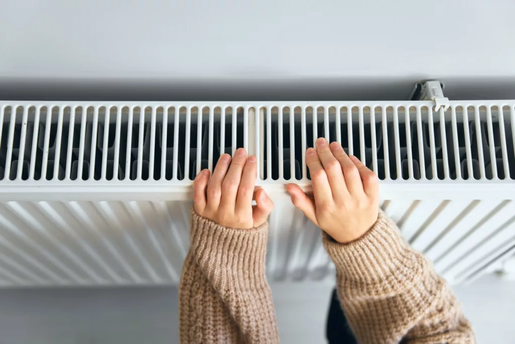 سه ترفند رایگان که گرمای شوفاژ خانه را چند برابر می‌کند