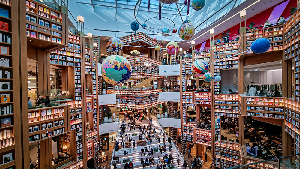 معماری عجیب این کتابخانه بازدید‌کنندگان را به وجد آورد