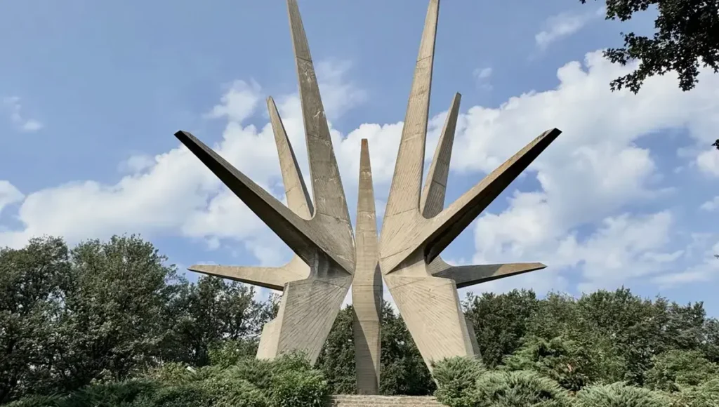 30متر بتن و فولاد، شاهکاری که صربستانی‌ها به آن افتخار می‌کنند!