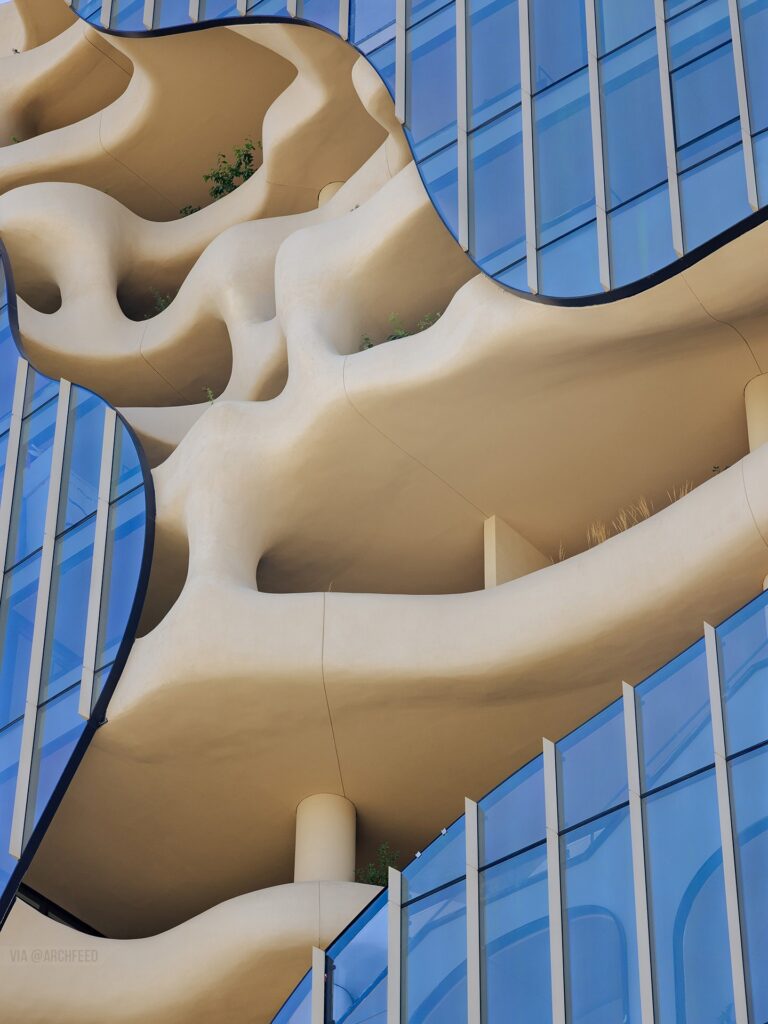 نمای این ساختمان ترکیب استخوان با کمی امید است