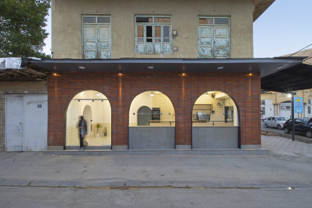 معماری خیره‌کننده یک کافه استثنایی در شهرستان سپیدان