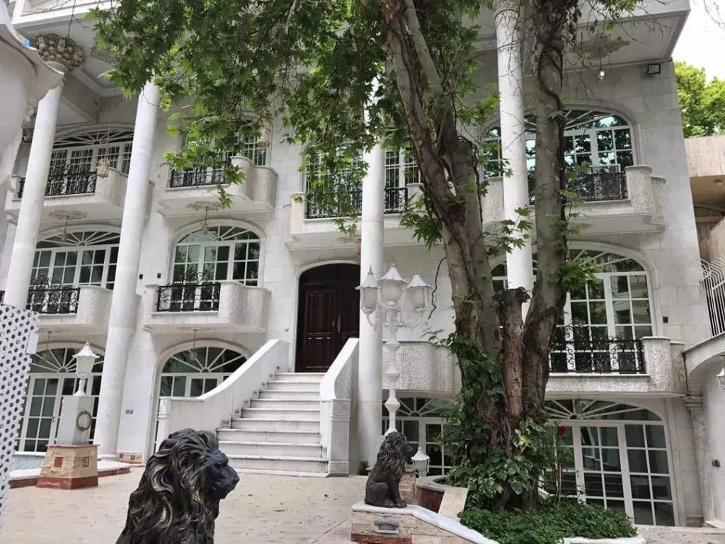 خانه ۱۷ میلیاردی خیابان فرشته؛ ۲۴۰ متر خوشبختی محض