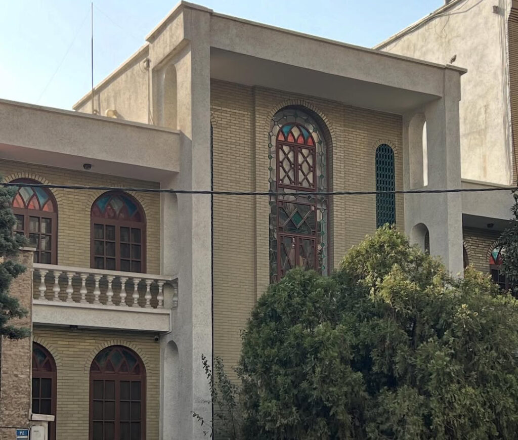 خانه پلاک ۲۶ در جردن تهران؛ تو یک نقاشی بی‌نهایت زیبایی