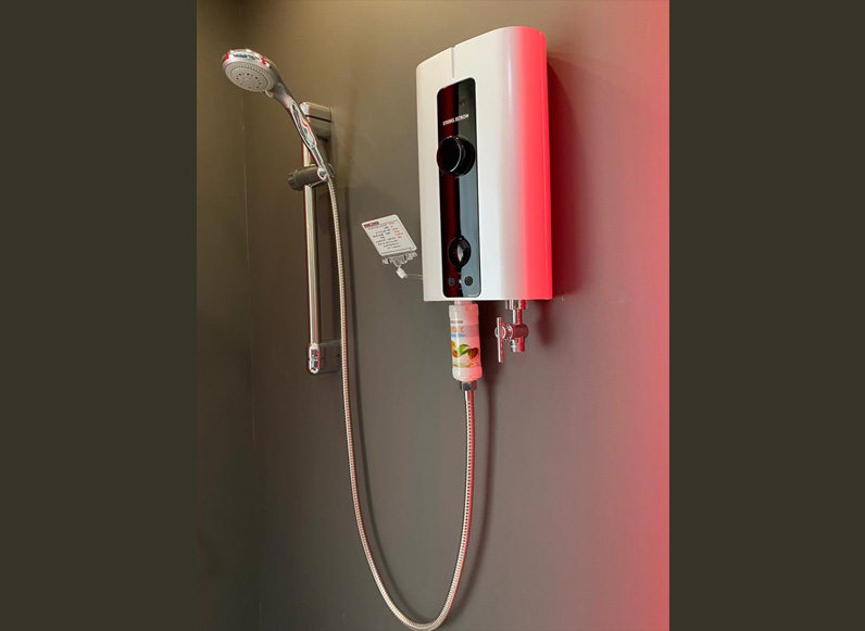 آبگرمکن برقی به ایران رسید، شیک و جمع و جور در حد یک تابلو!