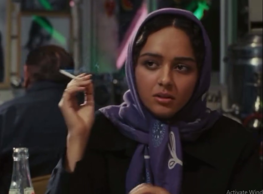 دیزاین آن کافه که ترانه علیدوستی اولین سیگارش را کشید