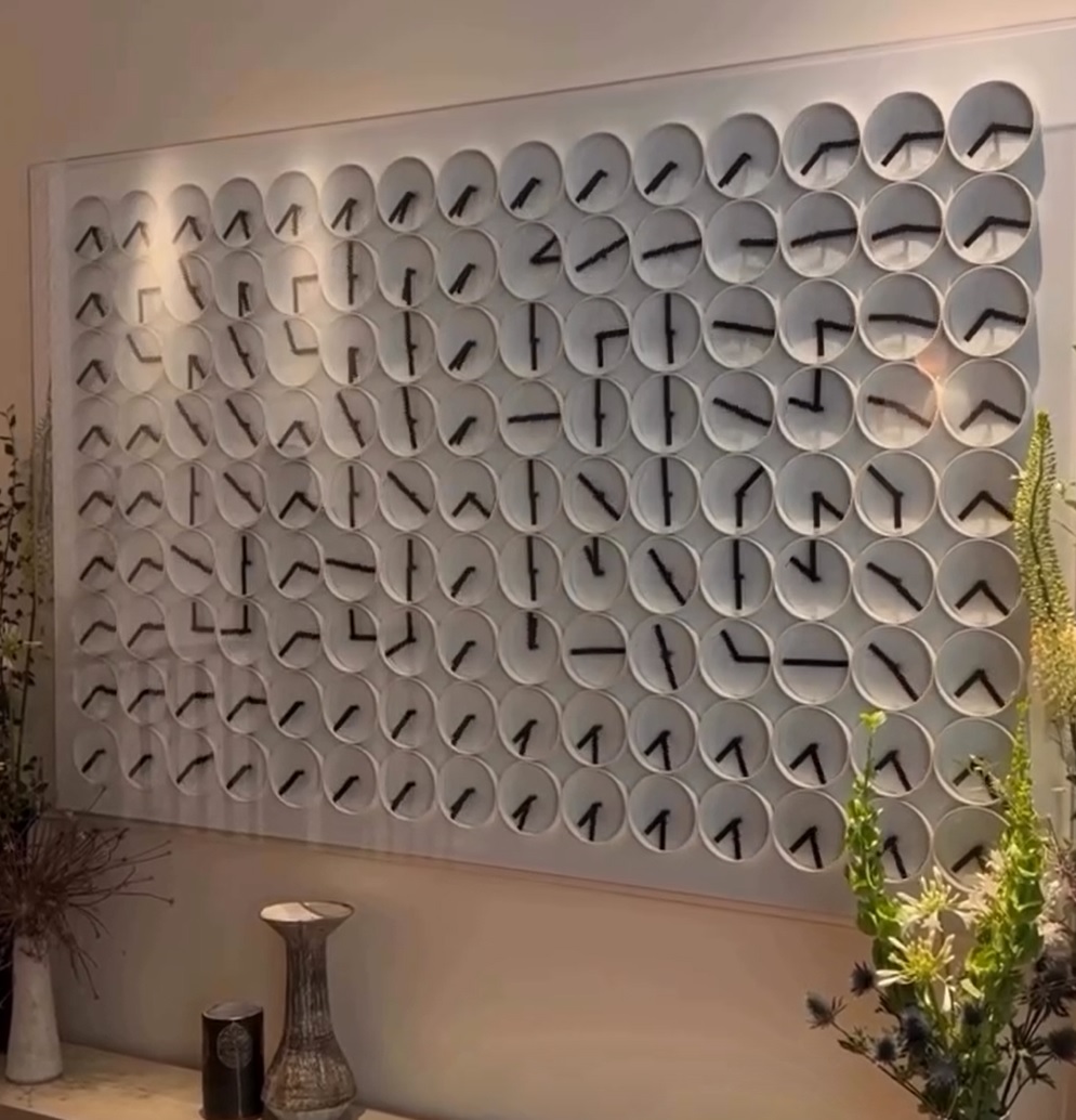 این خفن‌ترین ساعت دیواری‌ای است که تا حالا در عمرتان دیده‌اید