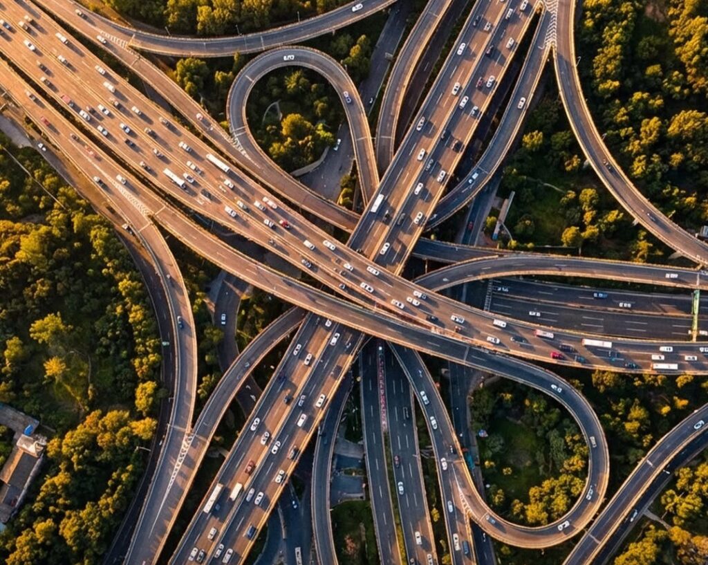 ده جاده دیوانه‌وار که مهندسی آن کار انسان‌های فرازمینی بوده