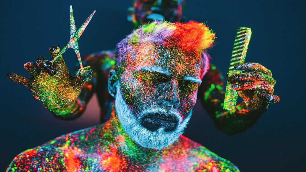 دکوراسیون هولناک یک آرایشگاه خیابانی در  هندوستان