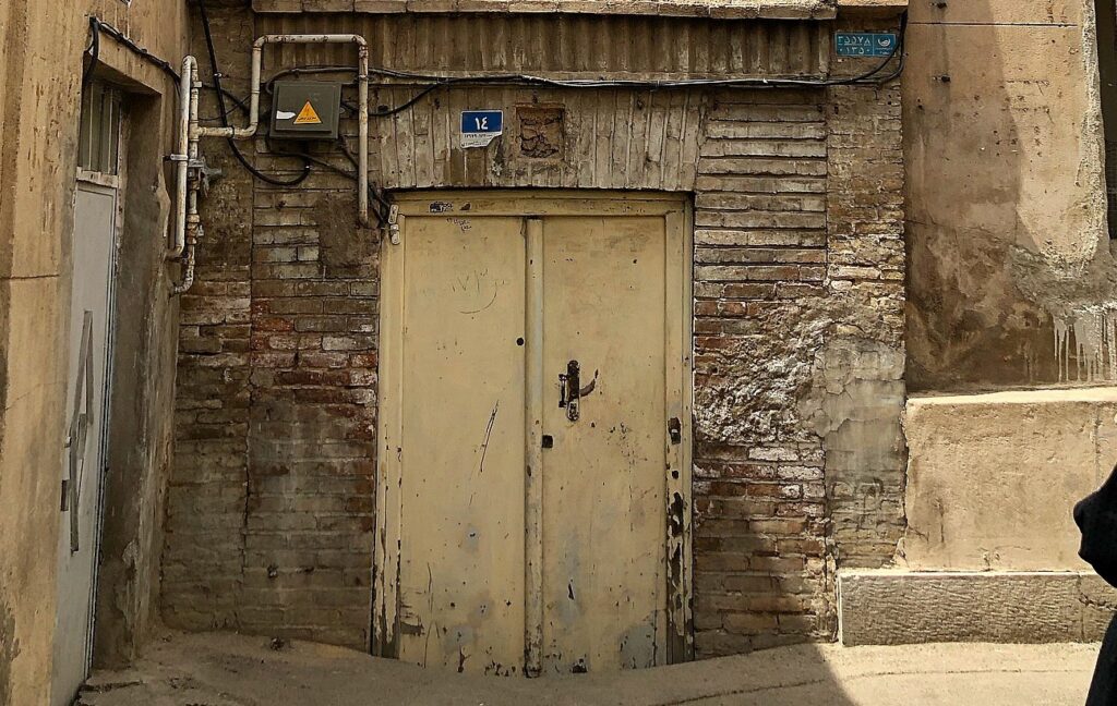 خانه ناز و دلبر پلاک 14 قشنگ‌ترین پنجره تهران را دارد